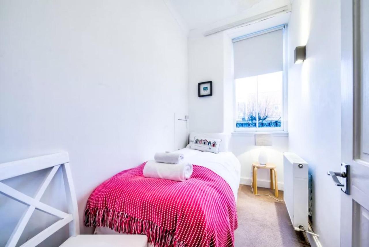 Unique Seaside Apartment, Central นอร์ทแบร์ริก ภายนอก รูปภาพ